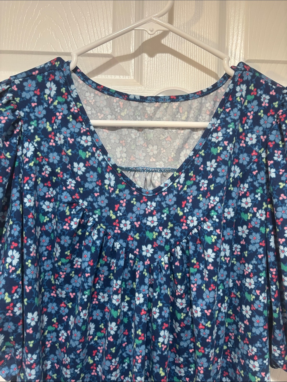 Blue Floral 1/2 Sleeve Soft V Neck Women's Swing Top - Picture 4 of 7